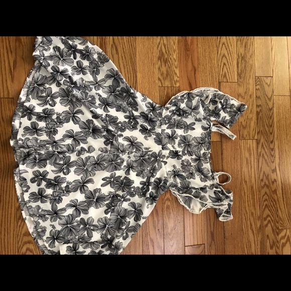 Chicwish Black & White Floral Dress S/M - Picture 3 of 4